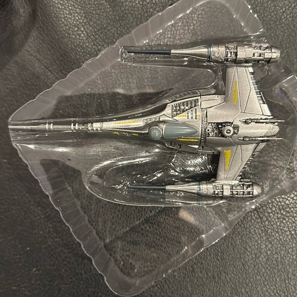 Brand new Hallmark Star Wars Mandolorian Ornament - Picture 3 of 4